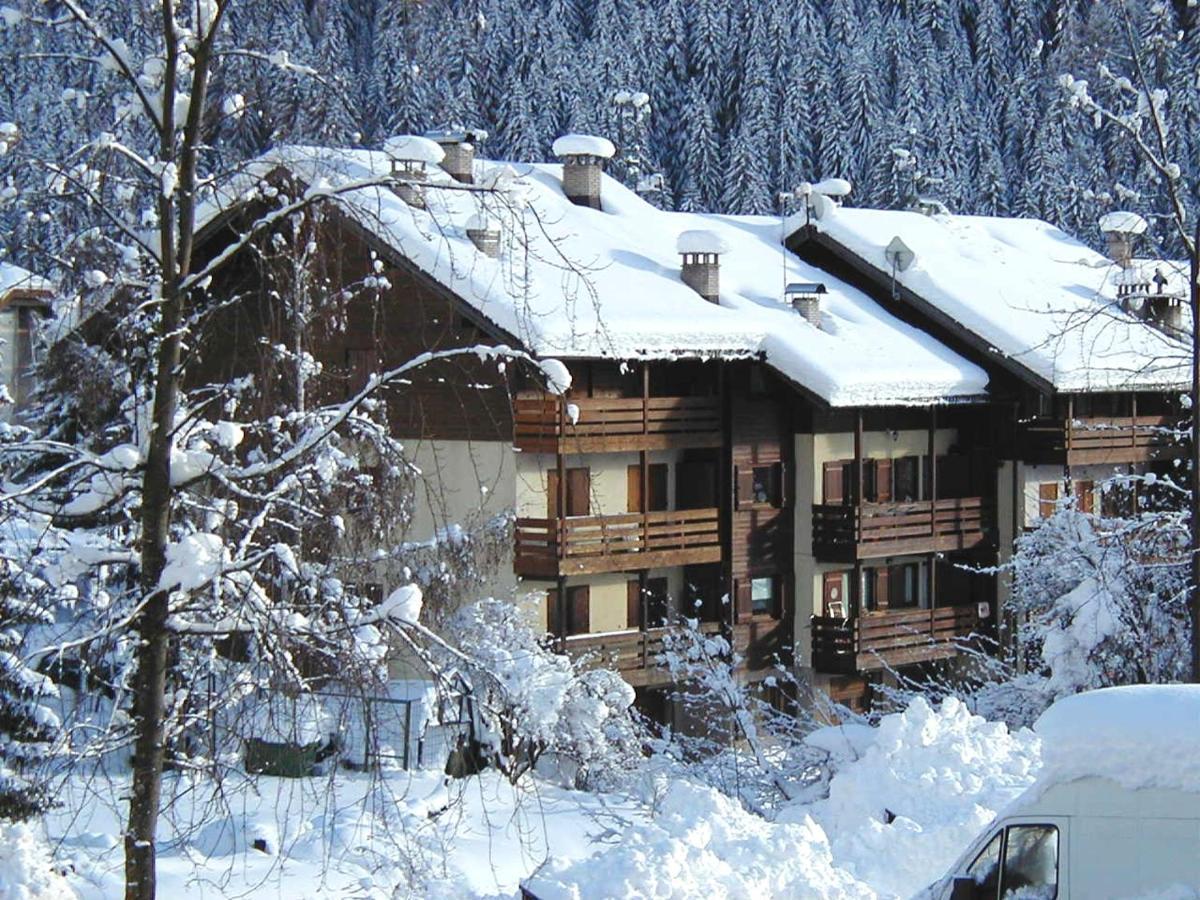 Appartamento Edo Campitello di Fassa Esterno foto