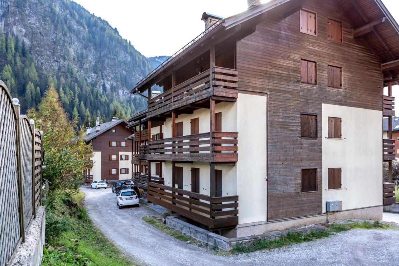 Appartamento Edo Campitello di Fassa Esterno foto